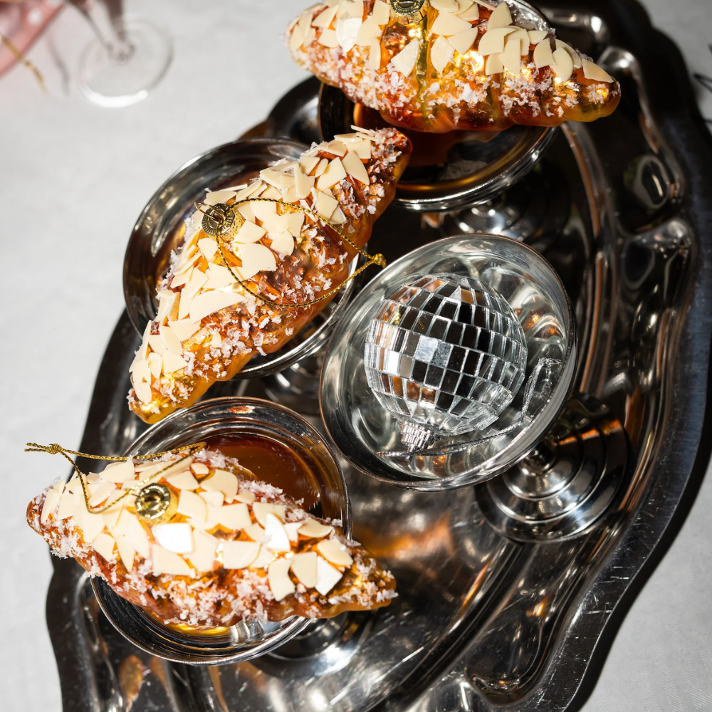 Yup In De Boom - Amandelcroissant Kerstornament