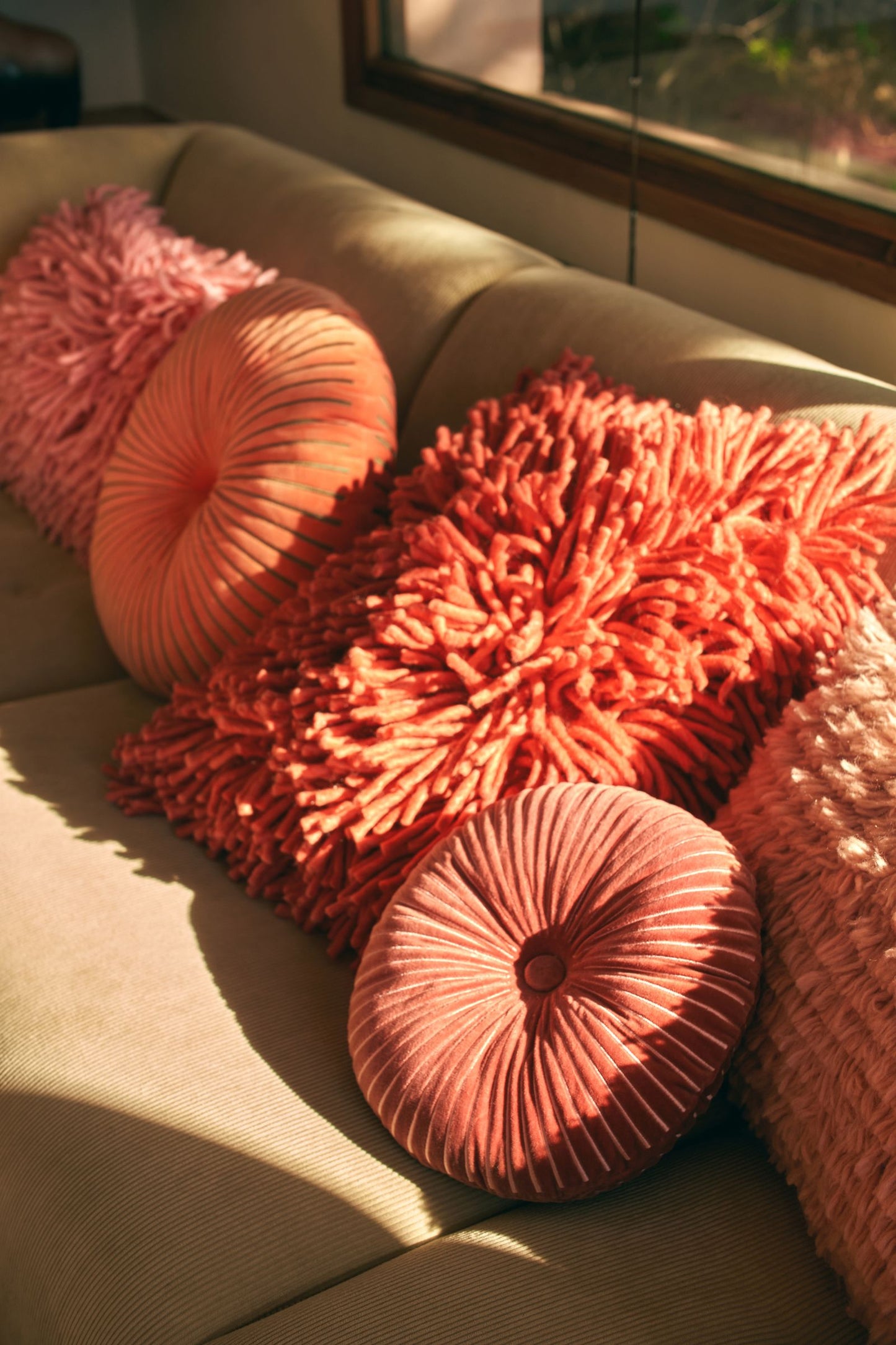 HKLIVING - Round ripple cushion burgundy