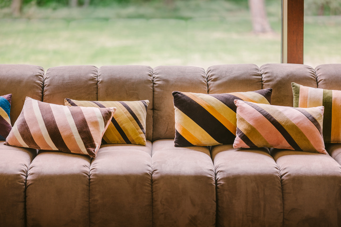 HKLIVING - Striped Velvet Sierkussen - Sunkissed