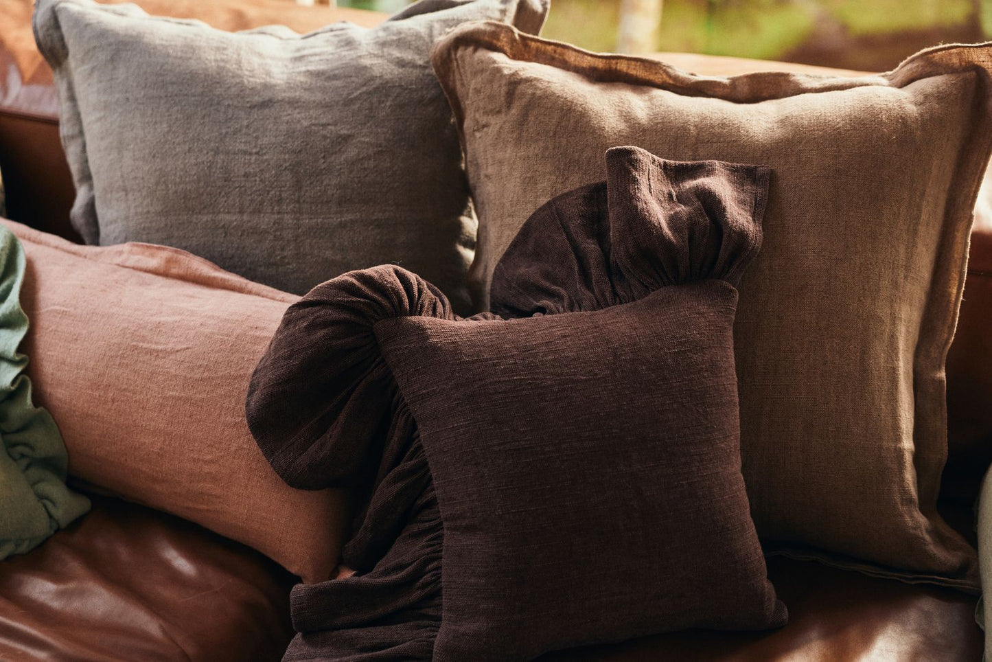 PRE ORDER - HKLIVING - Ruffle sierkussen - Chestnut