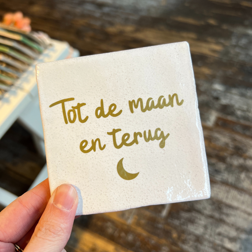 Tegeltje - Tot de maan en terug