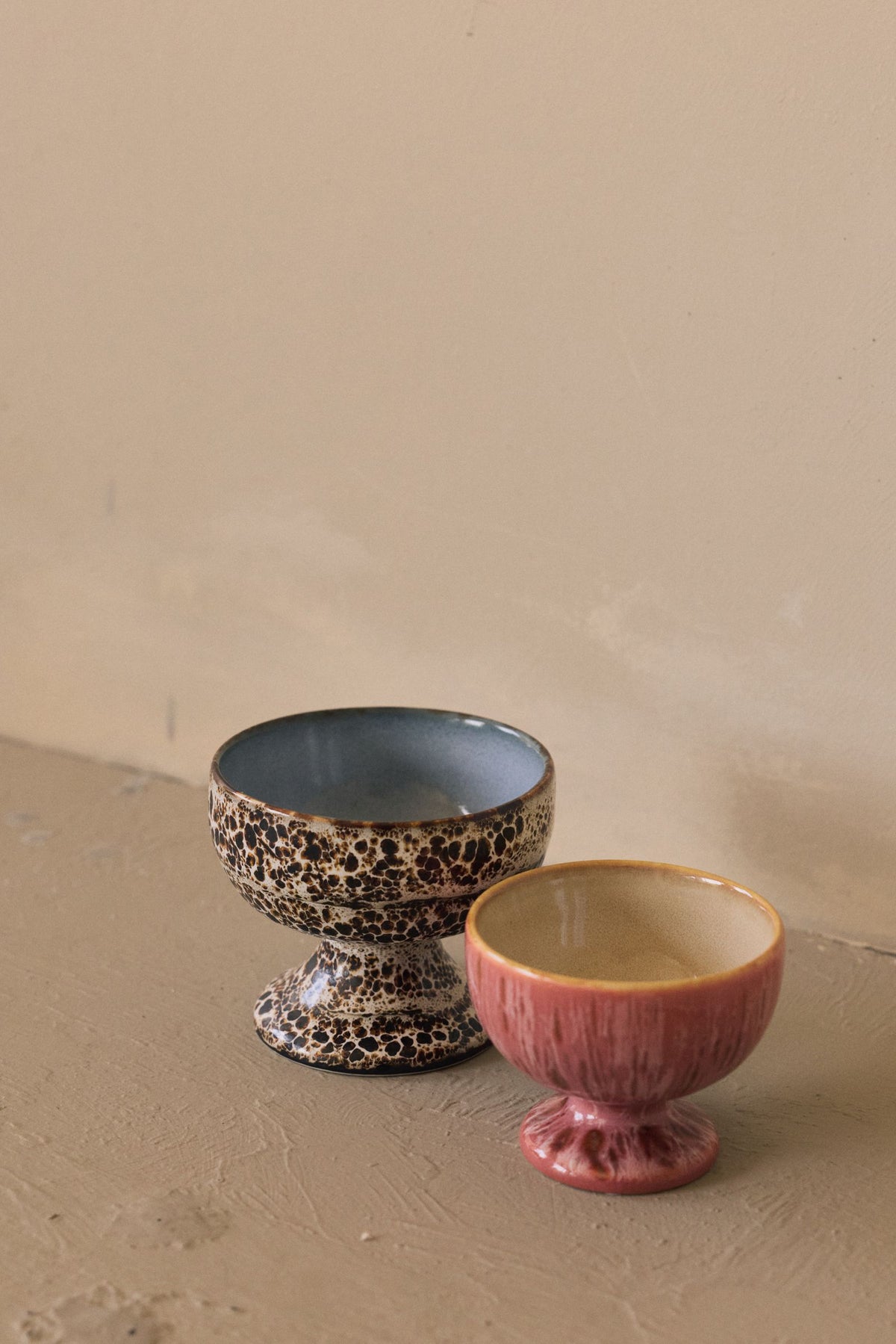 PRE-ORDER - HKLIVING - 70s ceramics: Small coupe - Rhubarb