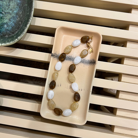 Ketting - Ovale kralen - Bruin/beige/wit