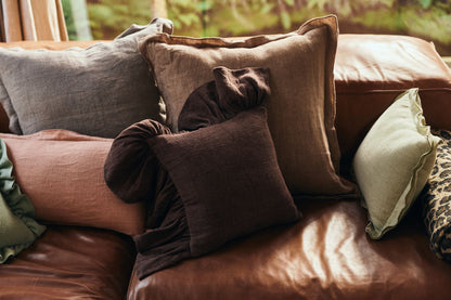 PRE ORDER - HKLIVING - Ruffle sierkussen - Chestnut