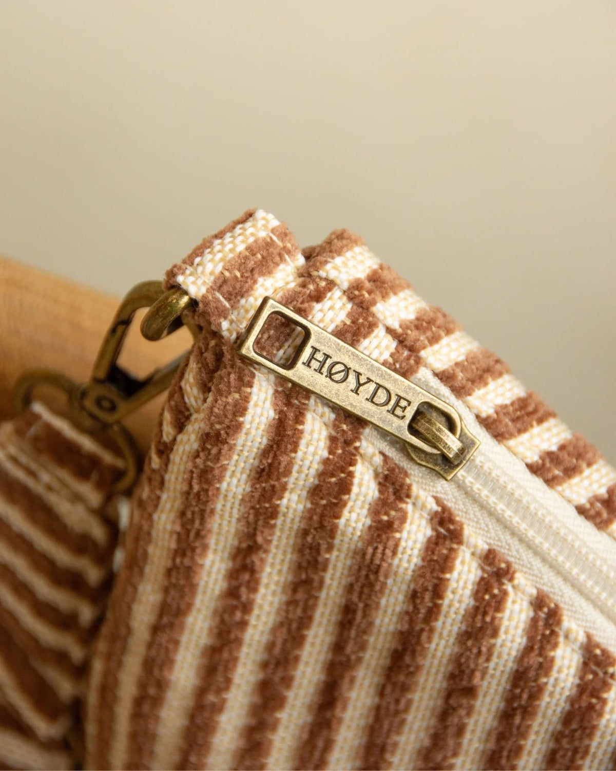 Hoyde - Crossbody Bag - Mocha Muse