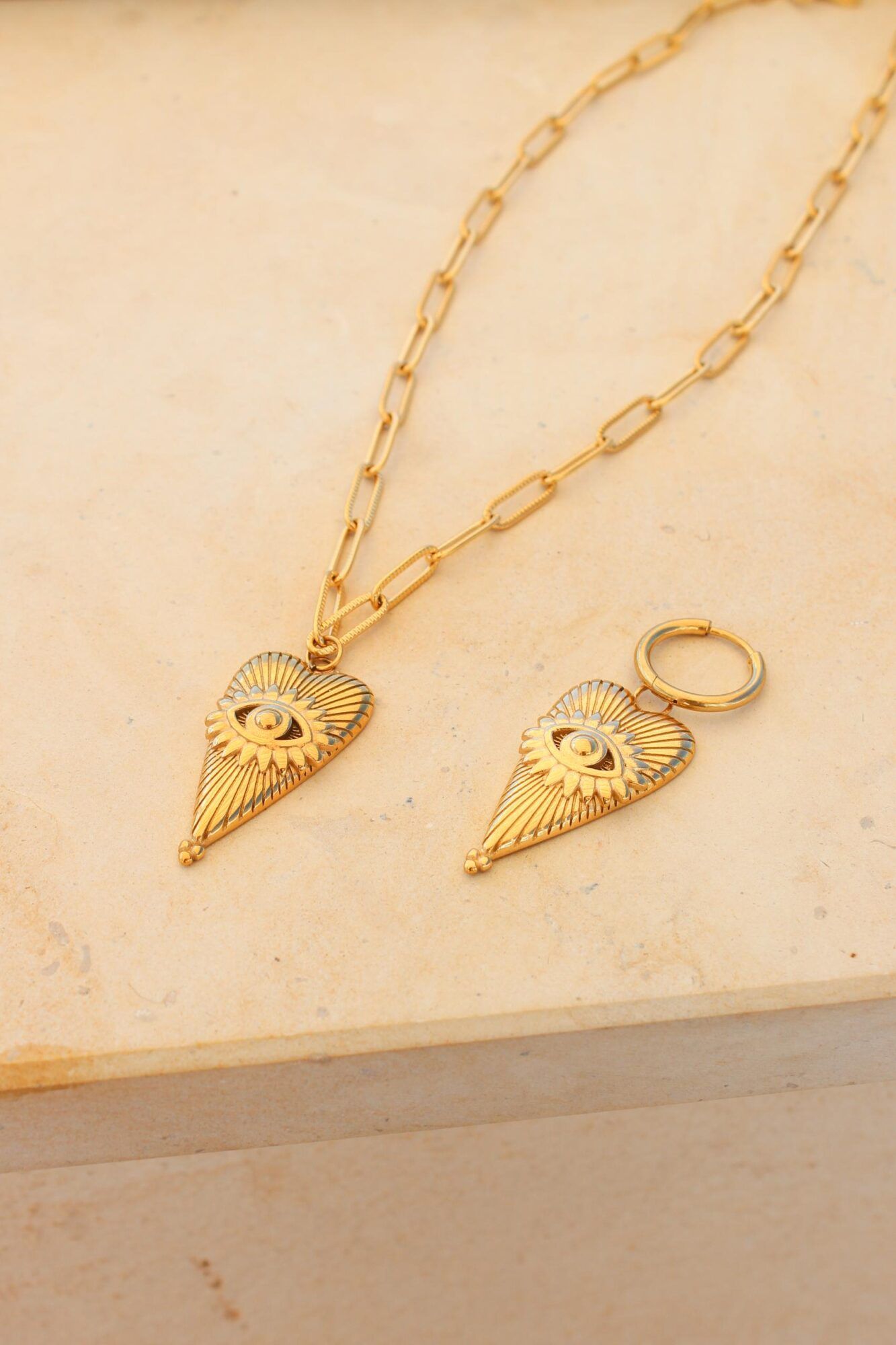 Label Kiki - Eye of love necklace gold