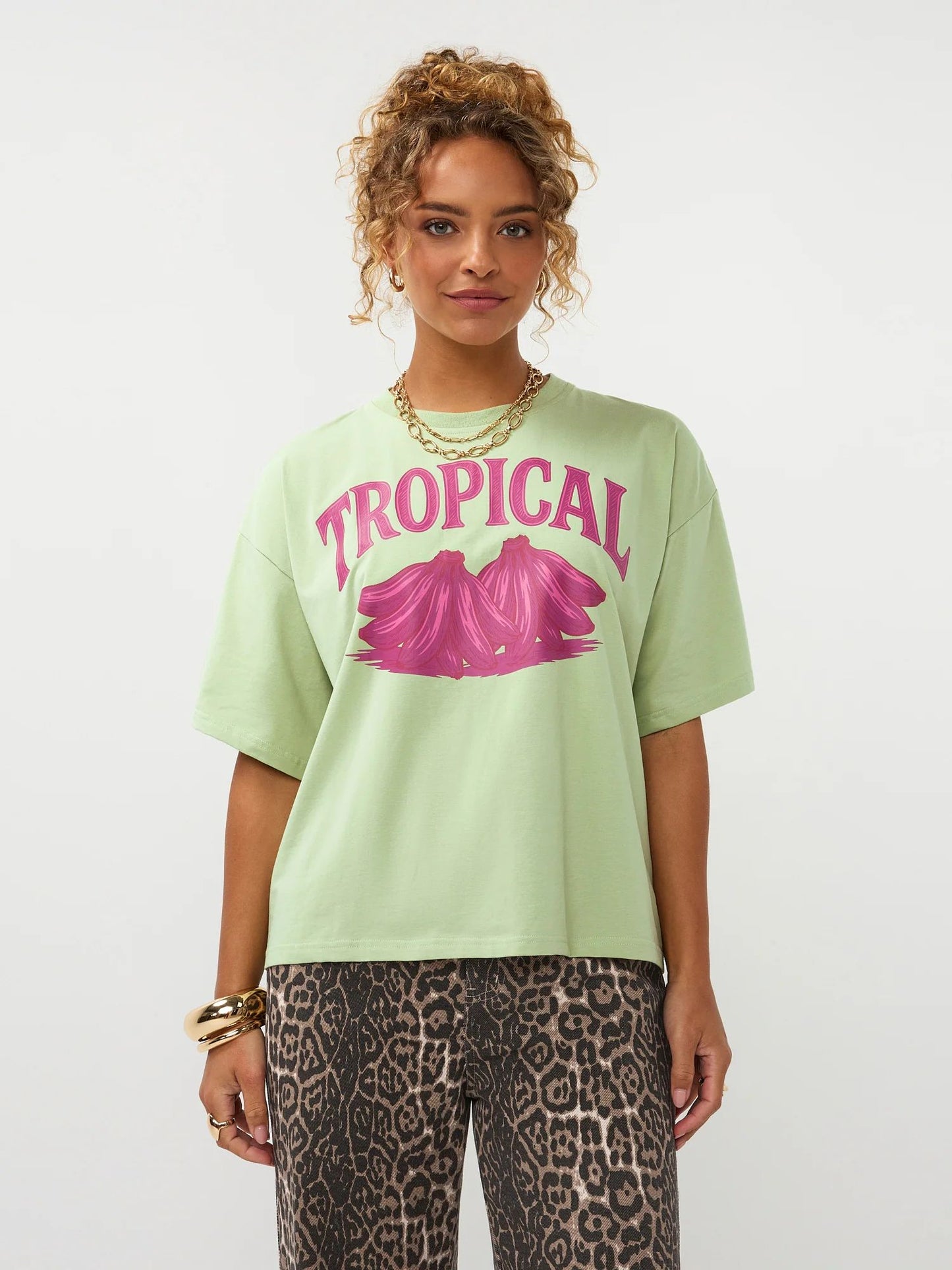 Ydence | T-shirt Tropical | Soft green